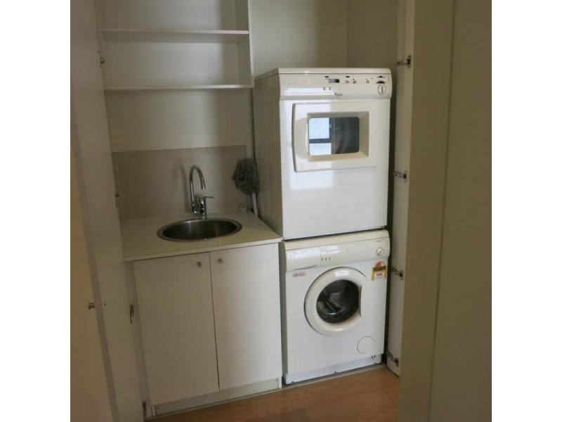 10/4-10 Bank Place, Melbourne VIC 3000