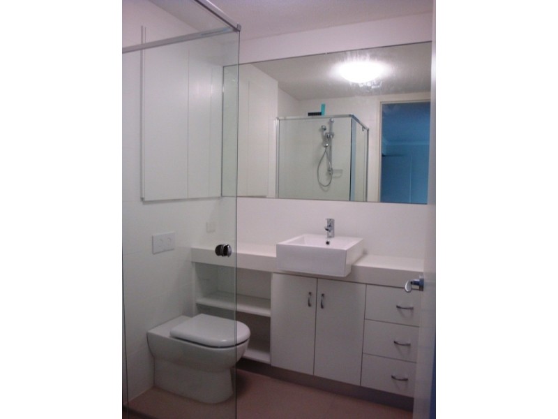 16/27 Queens Road, Melbourne VIC 3004