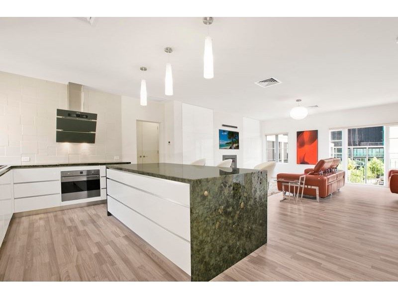 72/211 Wellington Parade South, East Melbourne VIC 3002