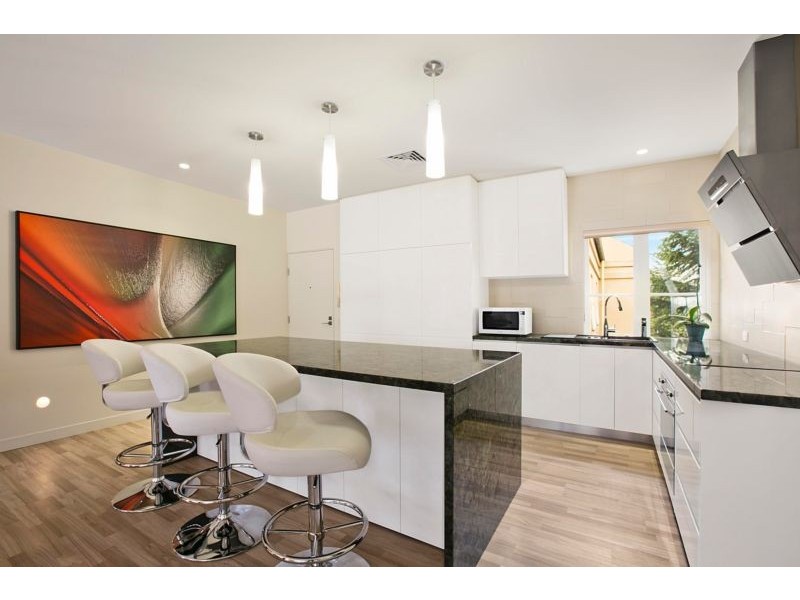 72/211 Wellington Parade South, East Melbourne VIC 3002