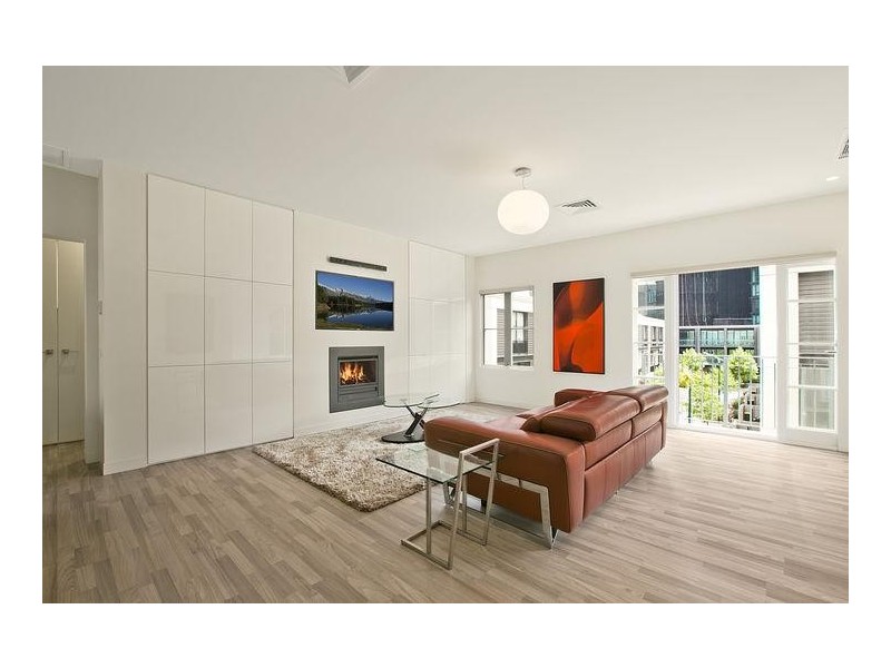 72/211 Wellington Parade South, East Melbourne VIC 3002