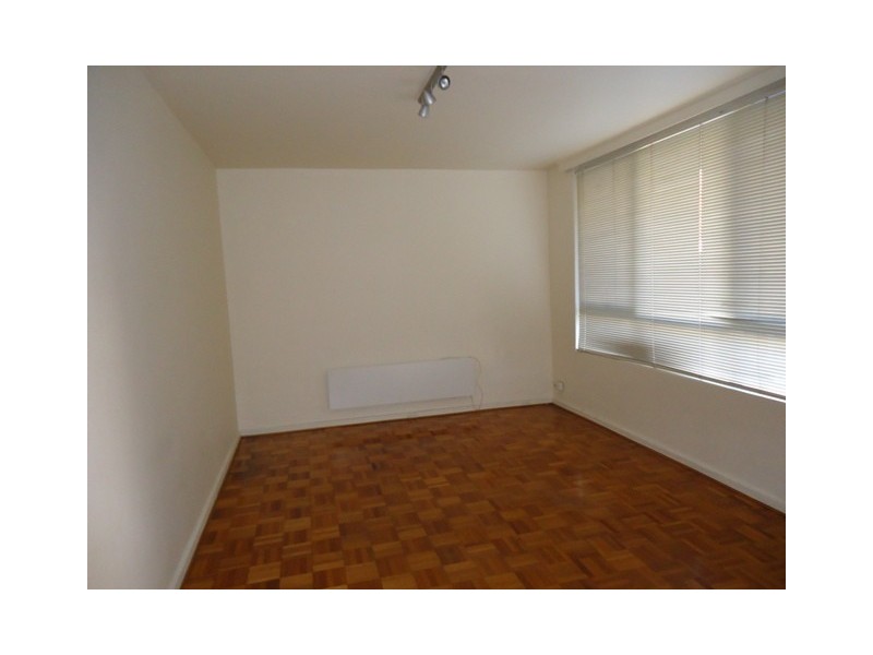 2/125 Victoria Street, Brunswick VIC 3056