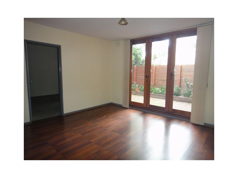 2/20 Brighton Street, Flemington VIC 3031
