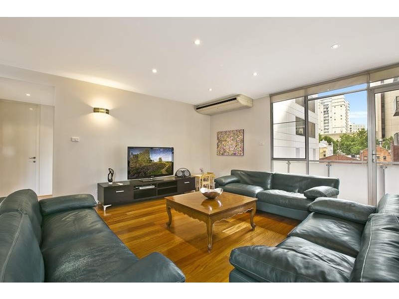 2/15 Exploration Lane, Melbourne VIC 3000