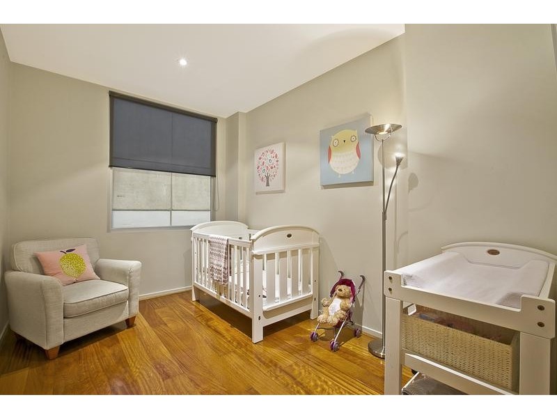 2/15 Exploration Lane, Melbourne VIC 3000