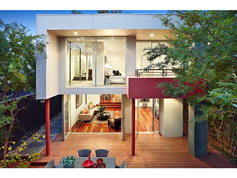 8 Woodside Crescent, Toorak VIC 3142