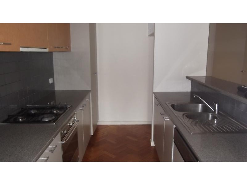 102/89 Beach Street, Port Melbourne VIC 3207