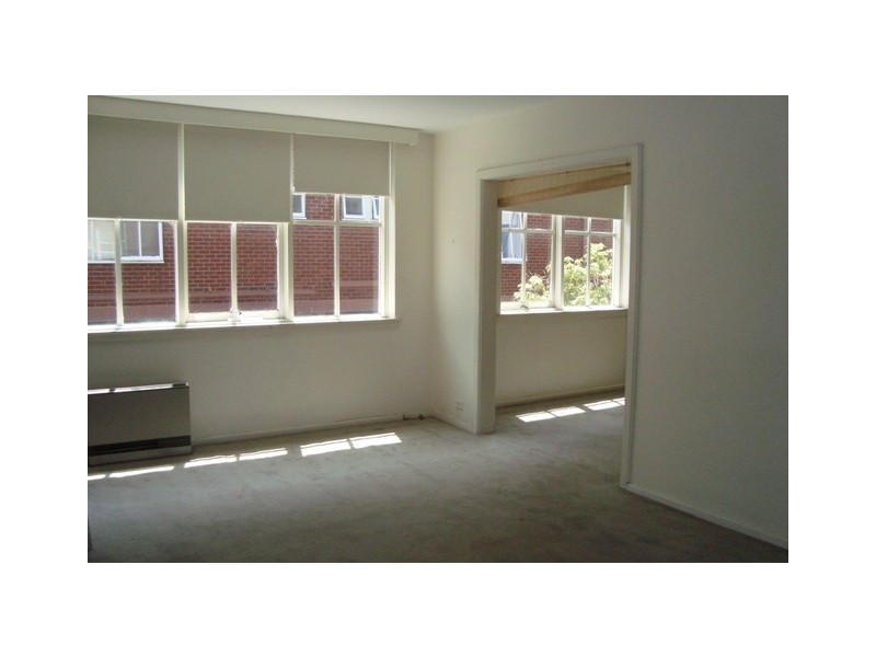 2/21 Powlett Street, East Melbourne VIC 3002