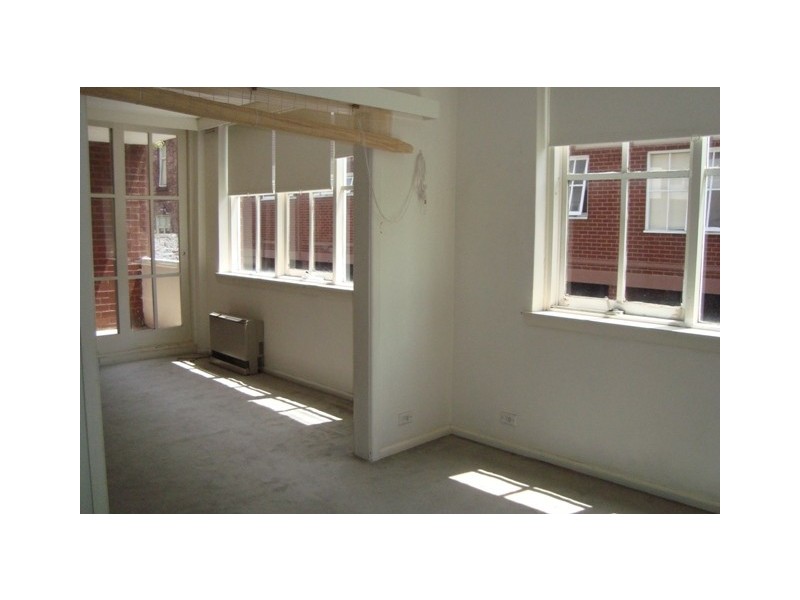 2/21 Powlett Street, East Melbourne VIC 3002