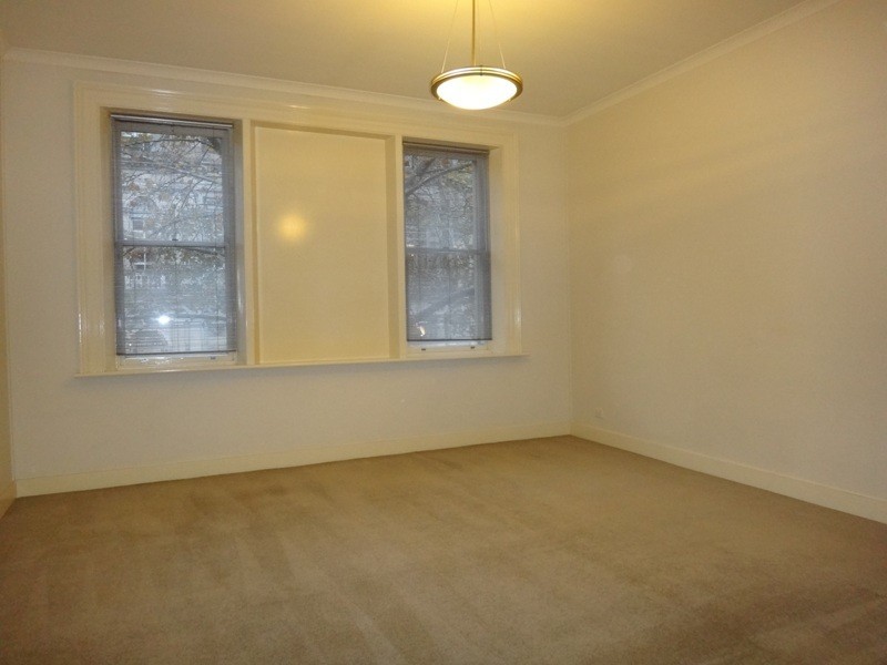 1/20 Somerset Place, Melbourne VIC 3000