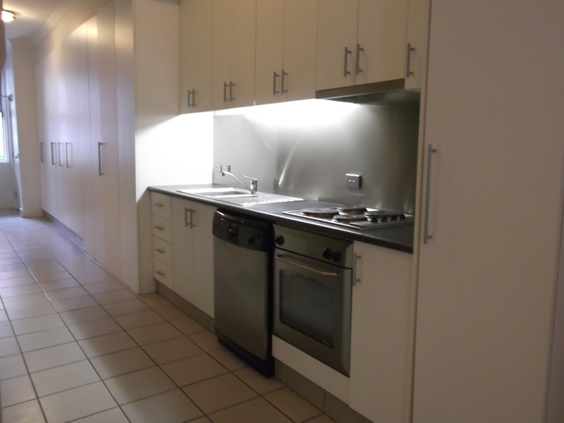 1/20 Somerset Place, Melbourne VIC 3000