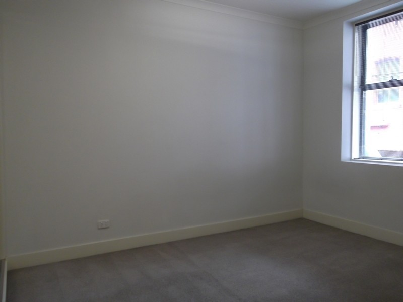 1/20 Somerset Place, Melbourne VIC 3000