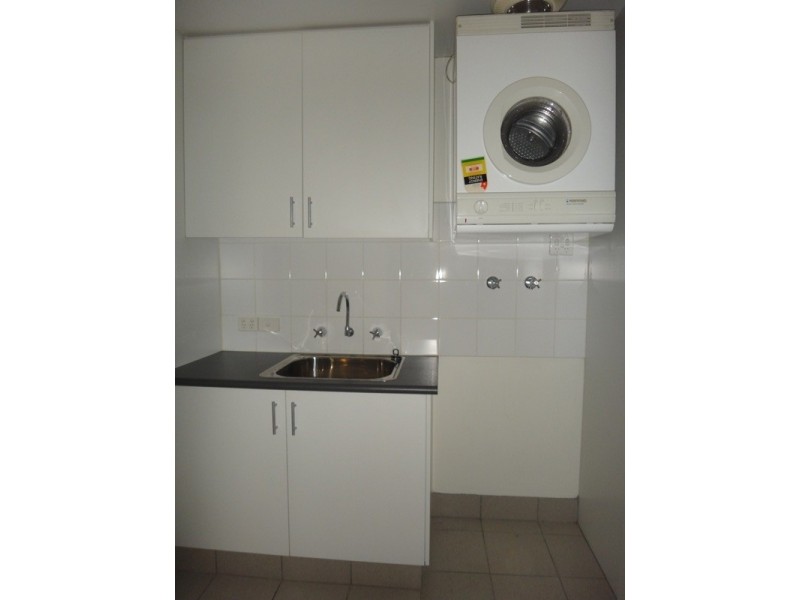 1/20 Somerset Place, Melbourne VIC 3000