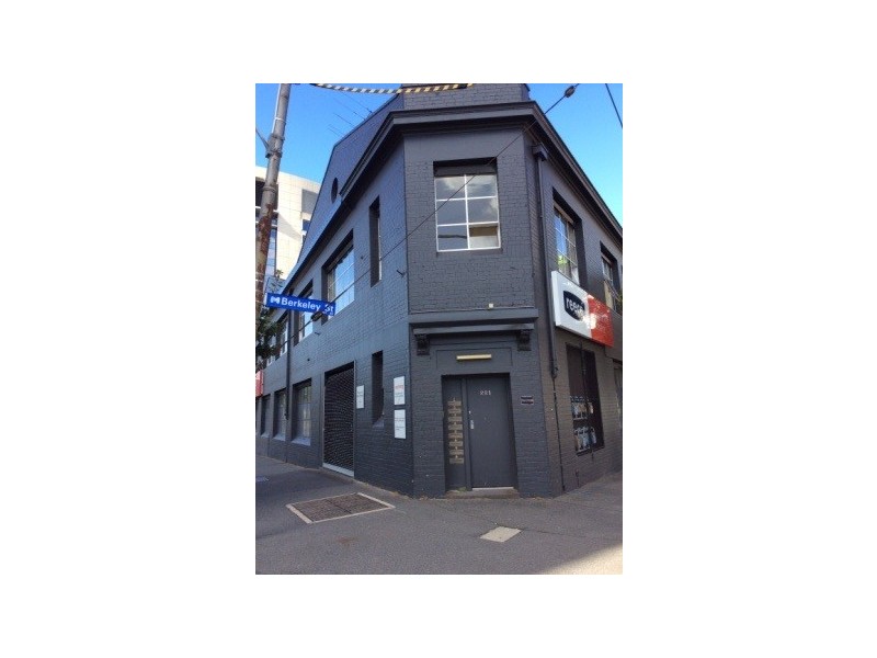 4/221 Pelham Street, Carlton VIC 3053
