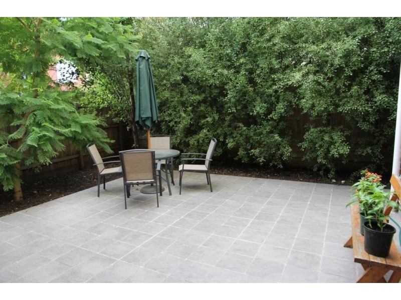 4/327 Dandenong Road, Prahran VIC 3181