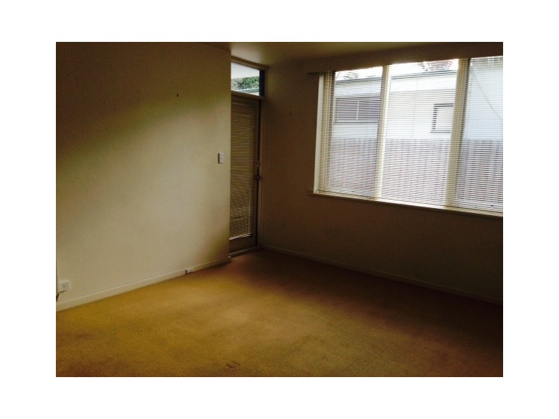 2/10 Donald Street, Brunswick VIC 3056