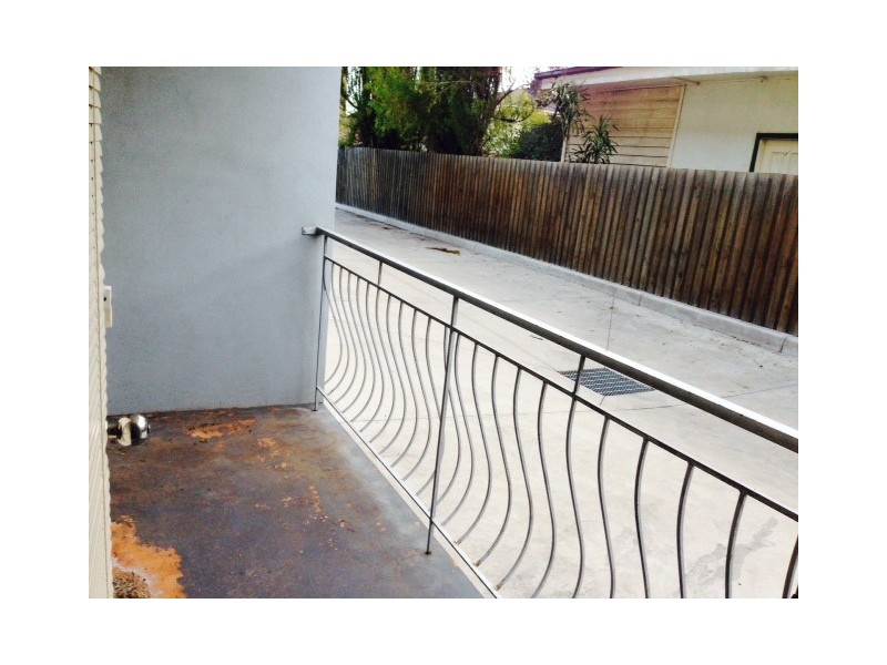 2/10 Donald Street, Brunswick VIC 3056