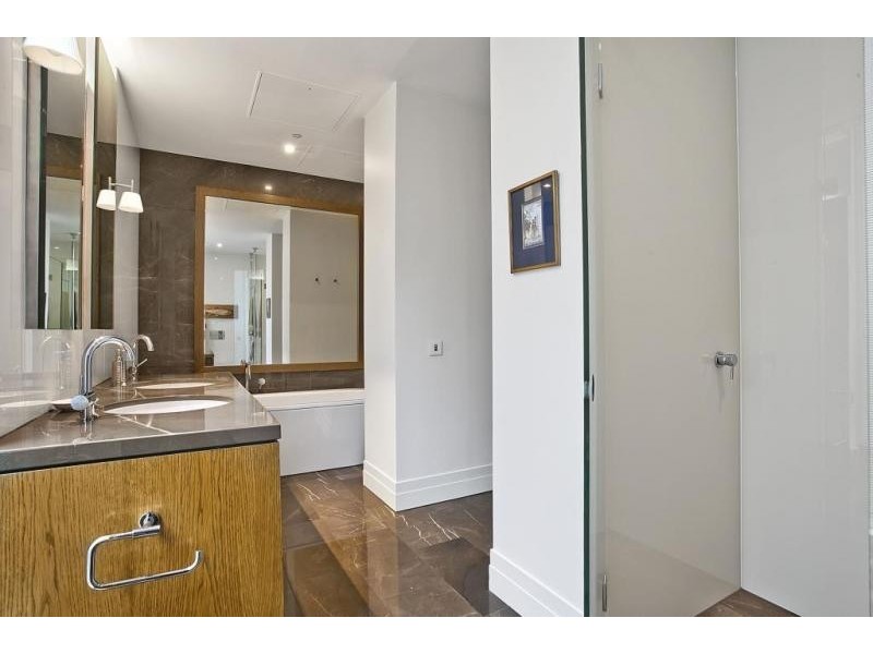 201/150 Clarendon Street, East Melbourne VIC 3002