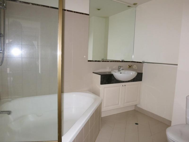 305/15 Queens Road, Melbourne VIC 3004