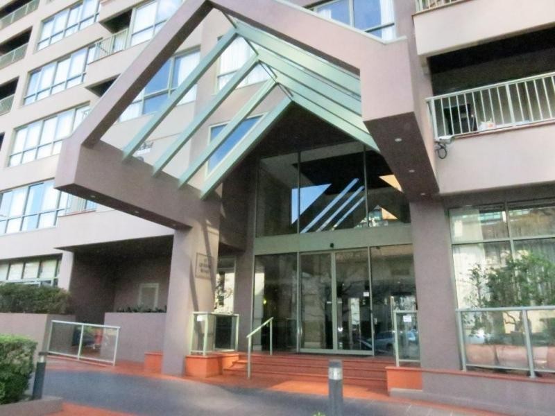 305/15 Queens Road, Melbourne VIC 3004