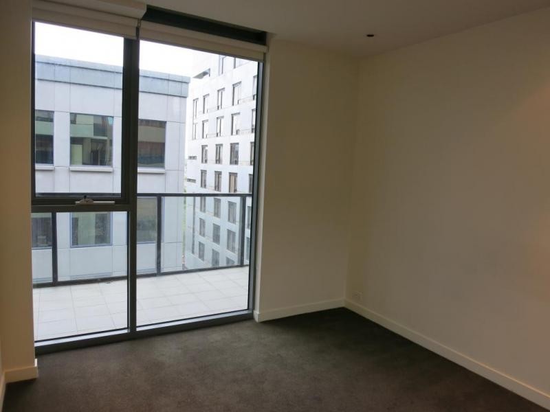 907/55 Queens Road, Melbourne VIC 3000