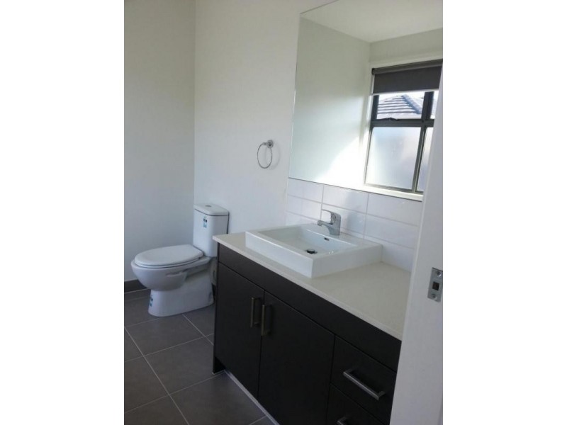 2/62 Chapman Avenue, Glenroy VIC 3046