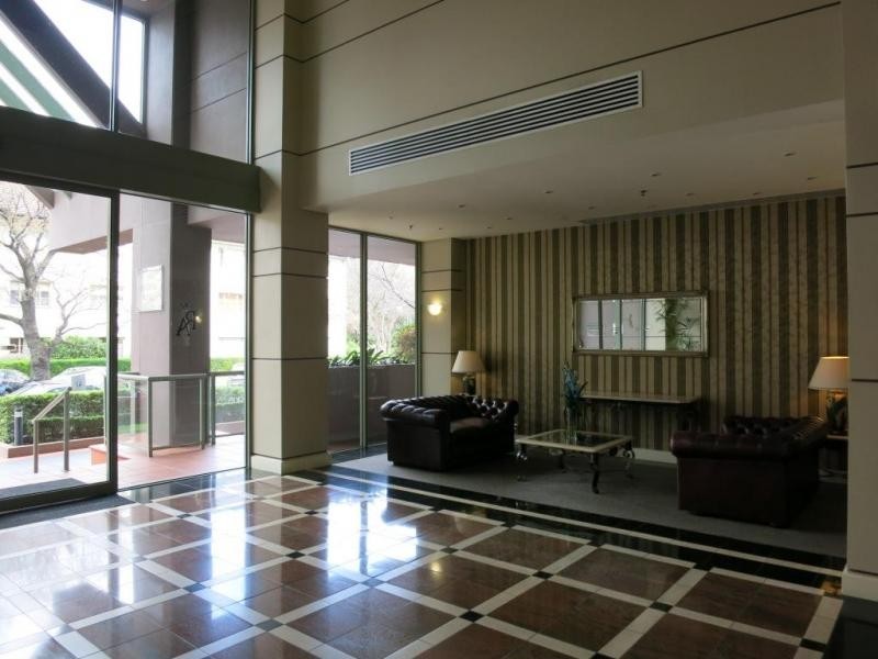 305/15 Queens Road, Melbourne VIC 3004