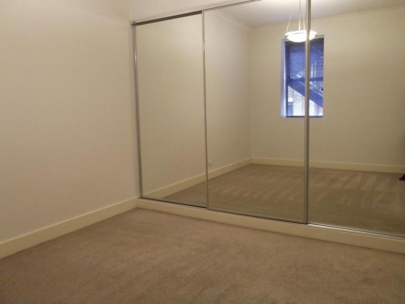 3/20 Somerset Place, Melbourne VIC 3000