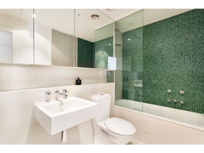 604/55 Queens Road, Melbourne VIC 3000