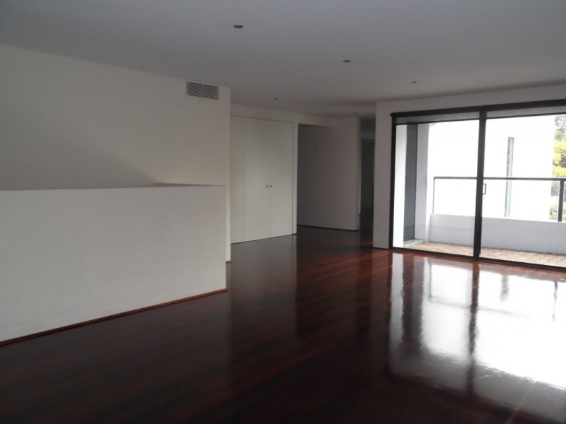 2B/29 Queens Road, Melbourne VIC 3000