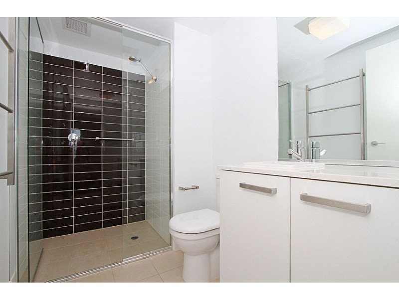 402/159 Beach Street, Port Melbourne VIC 3207