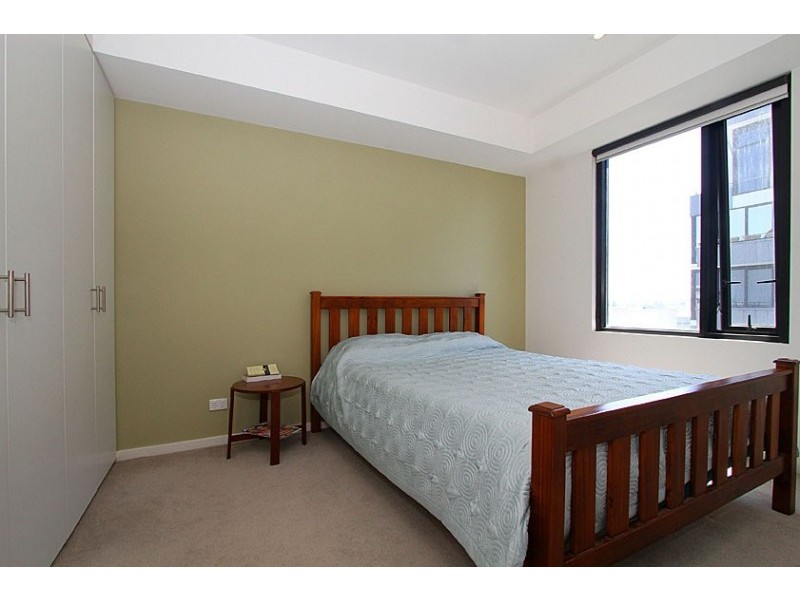 B706/55 Bay Street, Port Melbourne VIC 3207