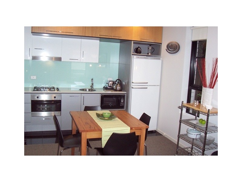 4/220 Barkly Street, St Kilda VIC 3182