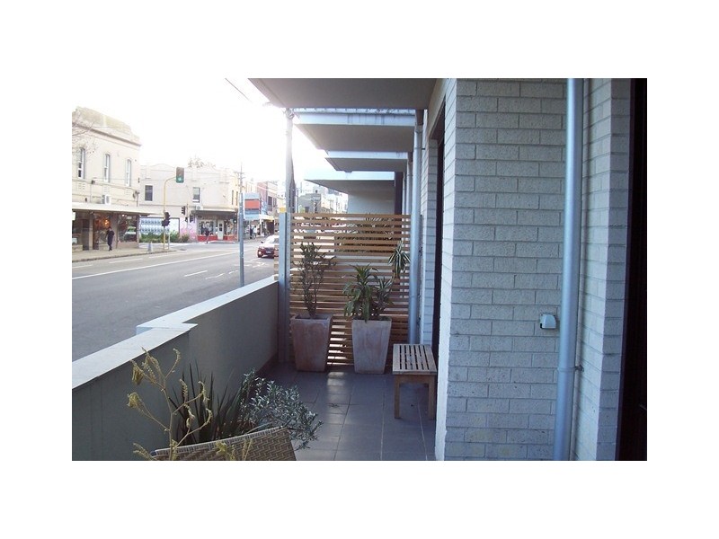4/220 Barkly Street, St Kilda VIC 3182