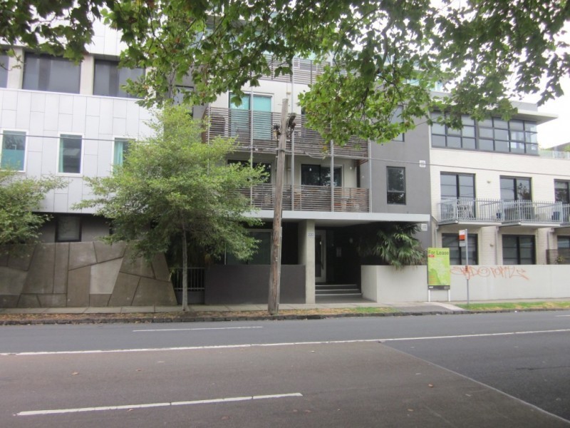 4/220 Barkly Street, St Kilda VIC 3182
