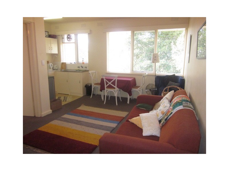 18/278 Barkly Street, St Kilda VIC 3182