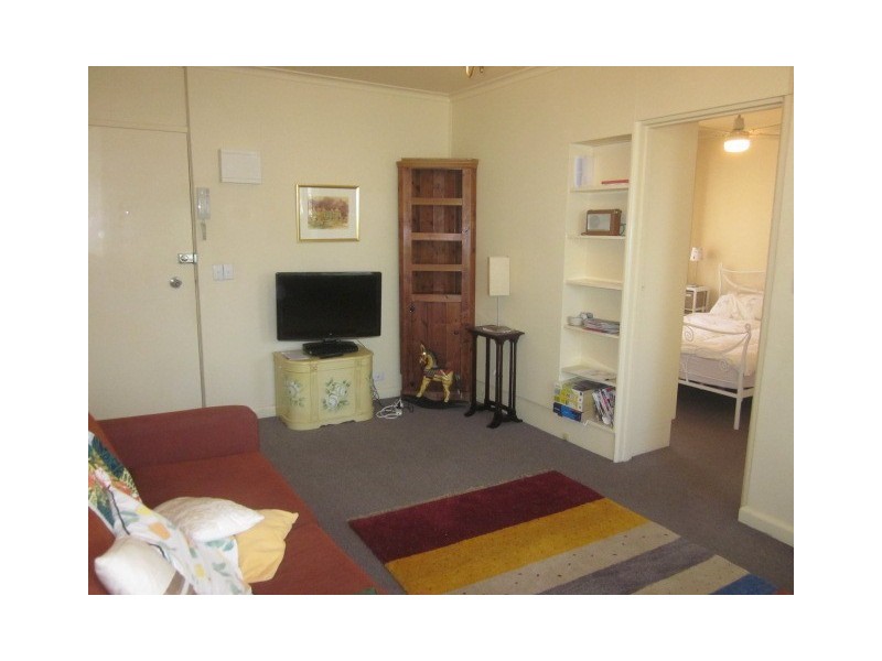 18/278 Barkly Street, St Kilda VIC 3182