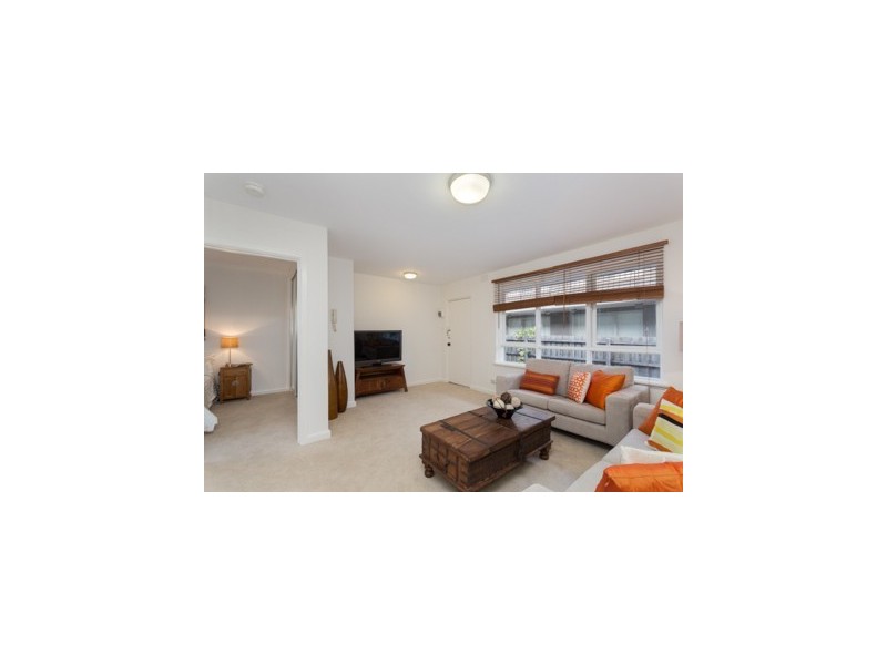 2/100 Glenhuntly Road, Elwood VIC 3184