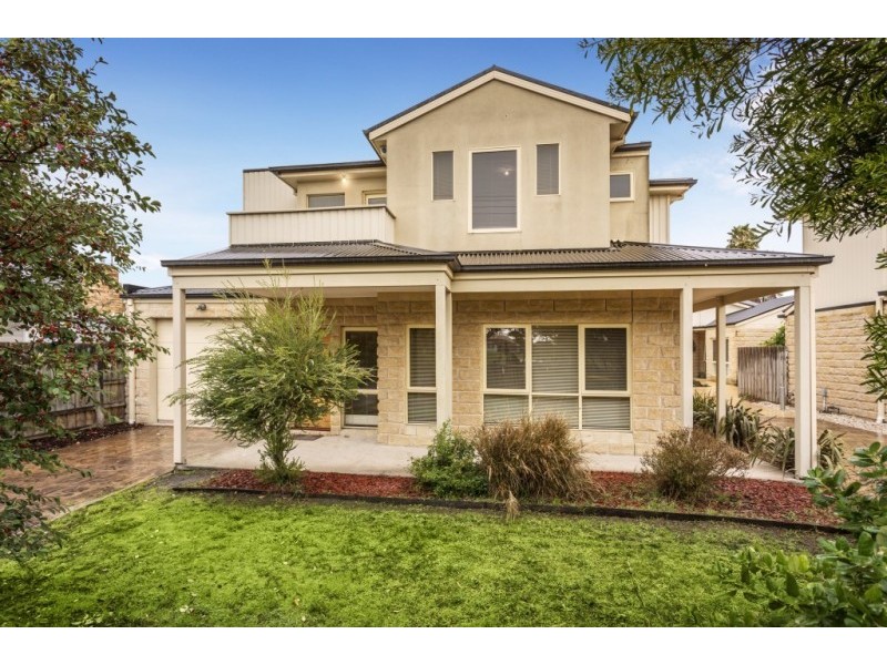 1/9-11 Sutton Avenue, Altona North VIC 3025