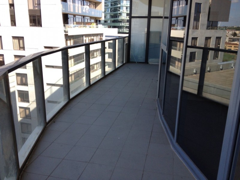 1204/55 Queens Road, Melbourne VIC 3000