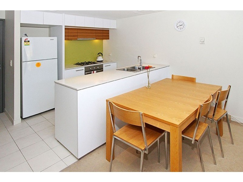 906/100 Harbour Esplanade, Docklands VIC 3008