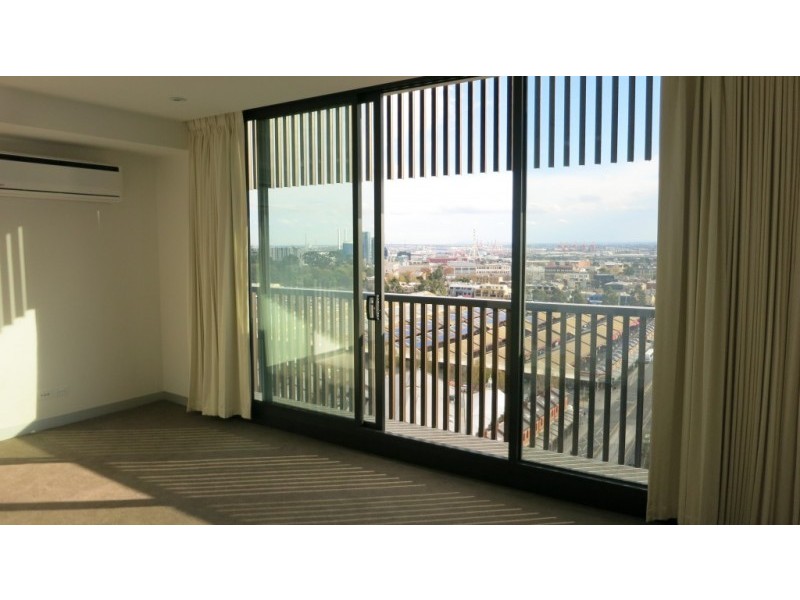 1704/212 Victoria Street, Carlton VIC 3053