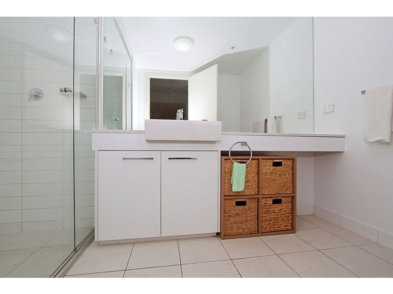 906/100 Harbour Esplanade, Docklands VIC 3008