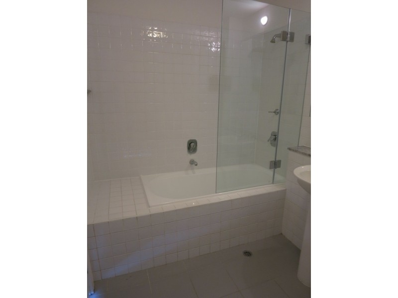 2409/250 Elizabeth Street, Melbourne VIC 3000