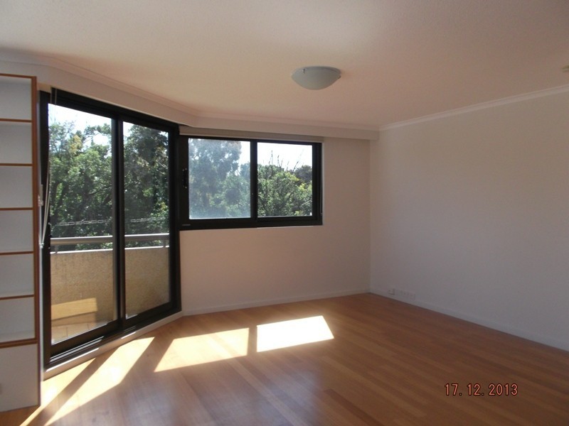 16/27 Queens Road, Melbourne VIC 3004