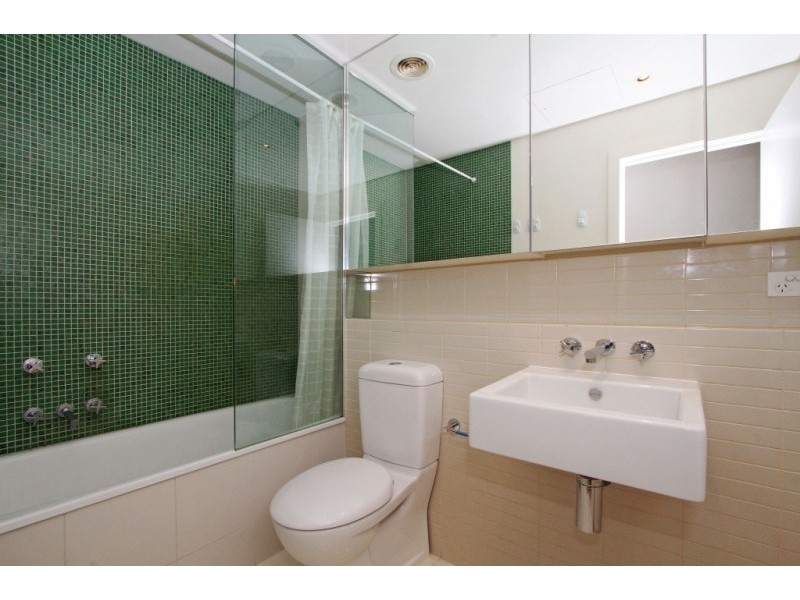 407/55 Queens Road, Melbourne VIC 3004