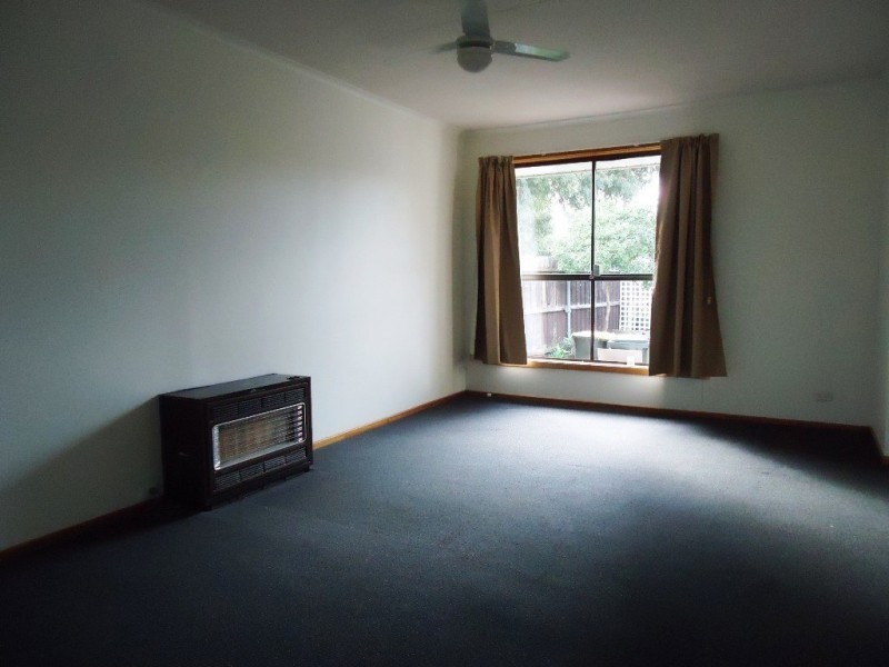2 Hutchison Place, Coburg VIC 3058