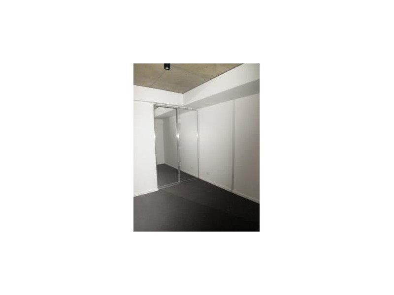 706/17 Singers Lane, Melbourne VIC 3000