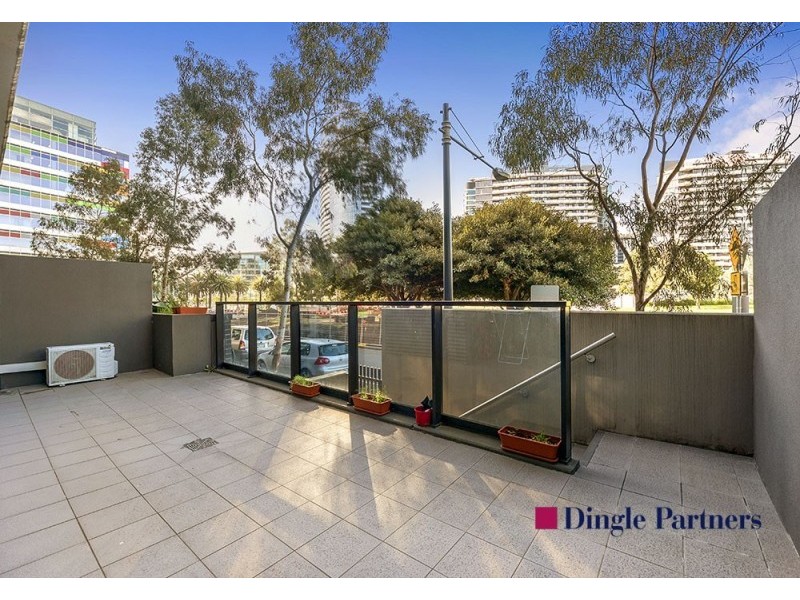 17/801 Bourke Street, Docklands VIC 3008