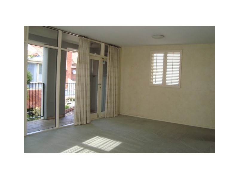 4/40 Webb Lane, East Melbourne VIC 3002